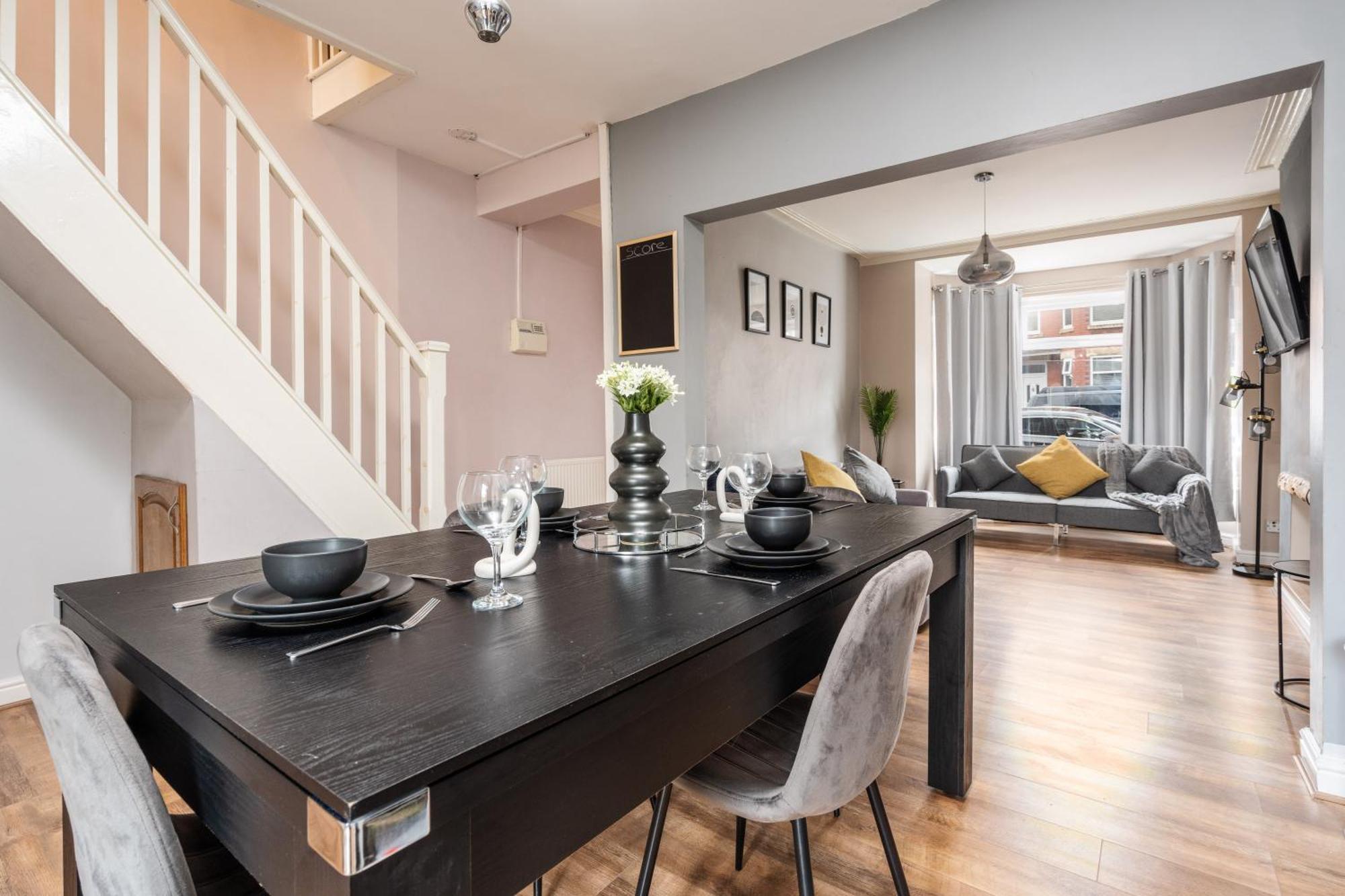 Modern & Spacious - Pool Table - Free Parking - Sleeps 10 Manchester Exterior foto